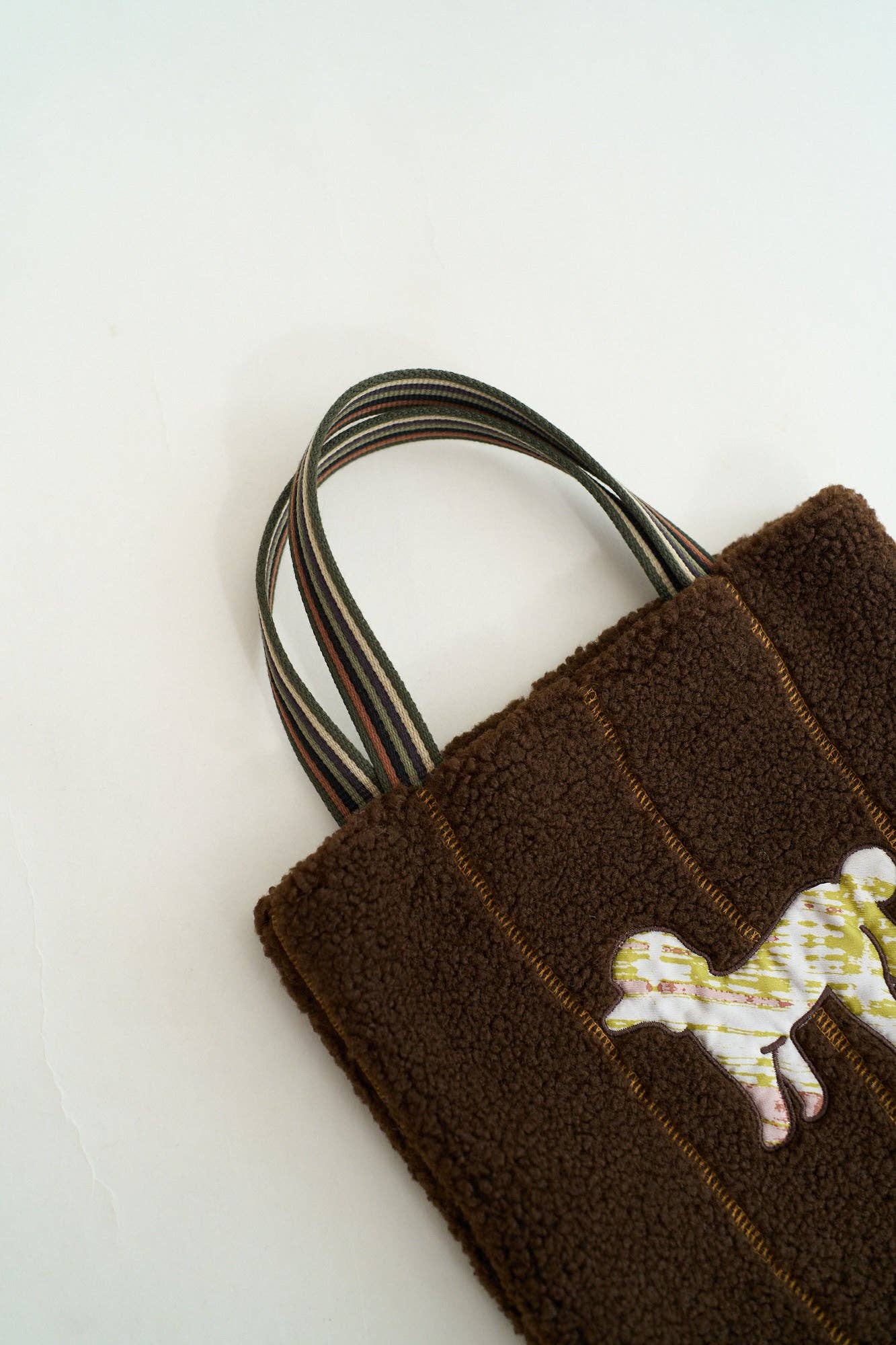 Sherpa Tote Bag with Dog Motif Embroidery in Silk - Chocolate