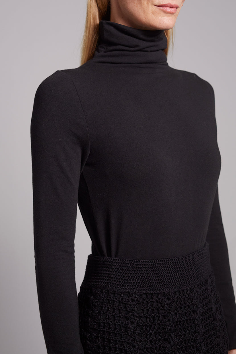 ANA T-NECK