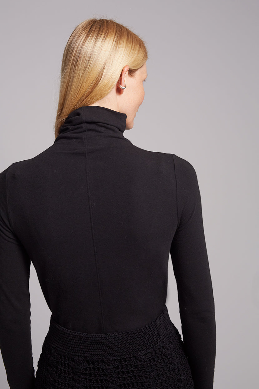 ANA T-NECK
