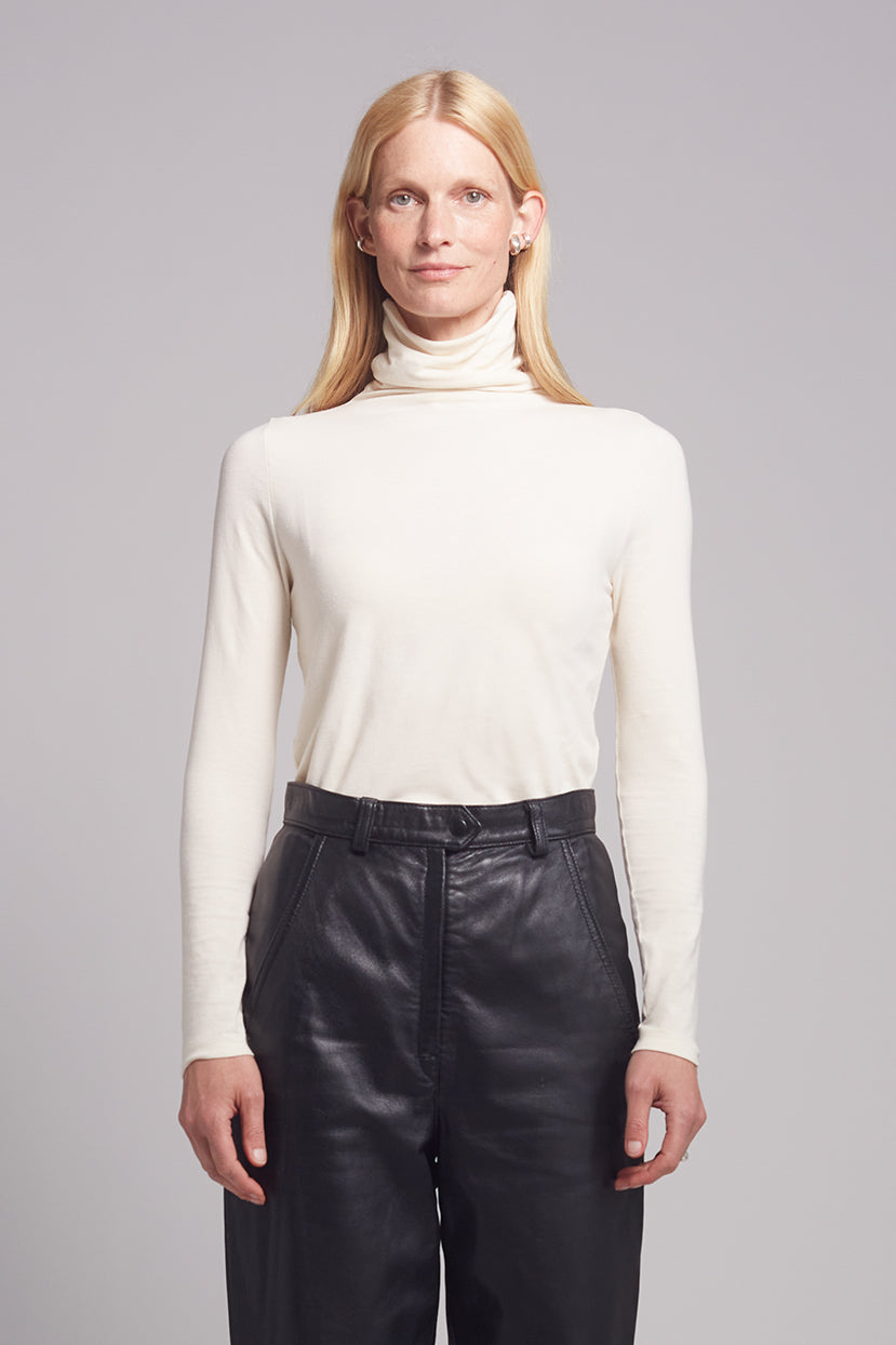 ANA T-NECK