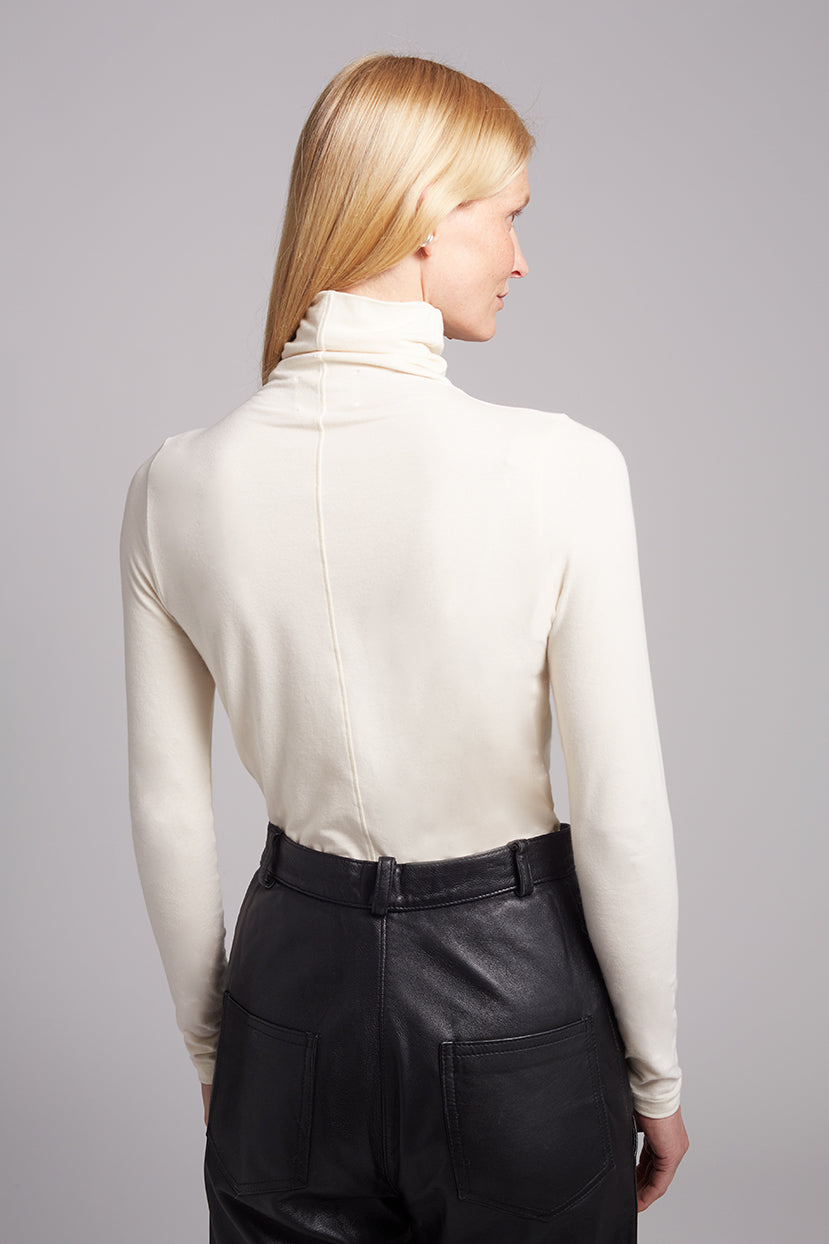 ANA T-NECK