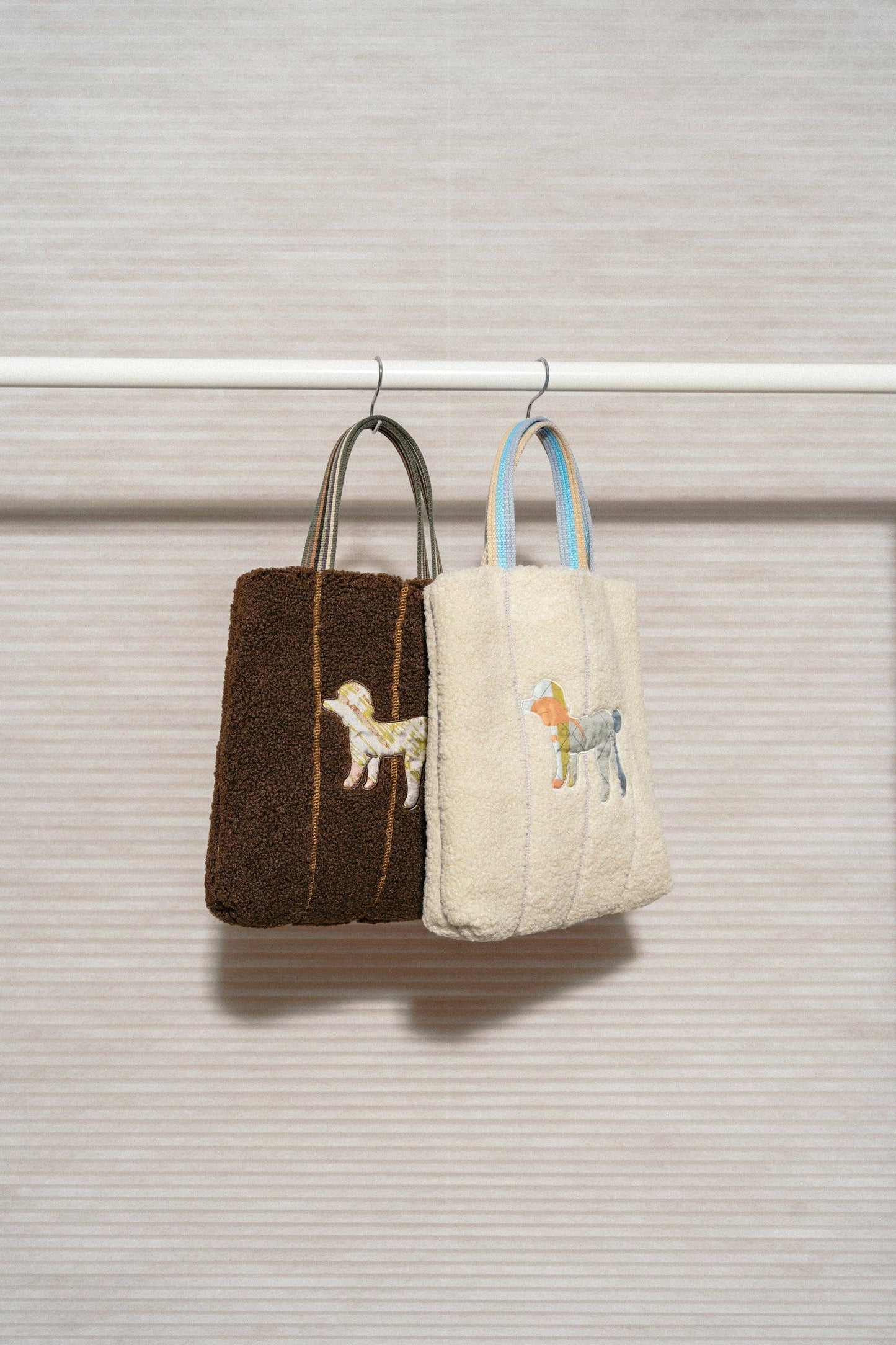 Sherpa Tote Bag with Dog Motif Embroidery in Silk - Chocolate