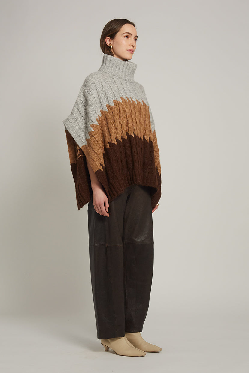 OLIVIA PONCHO