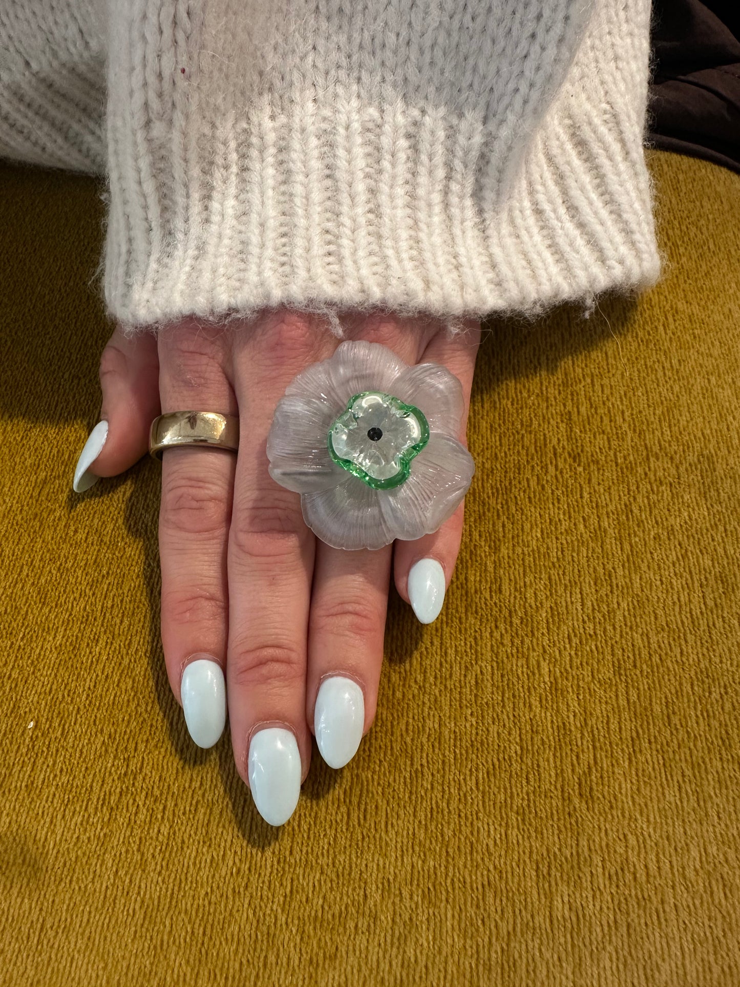 Camelia Ring