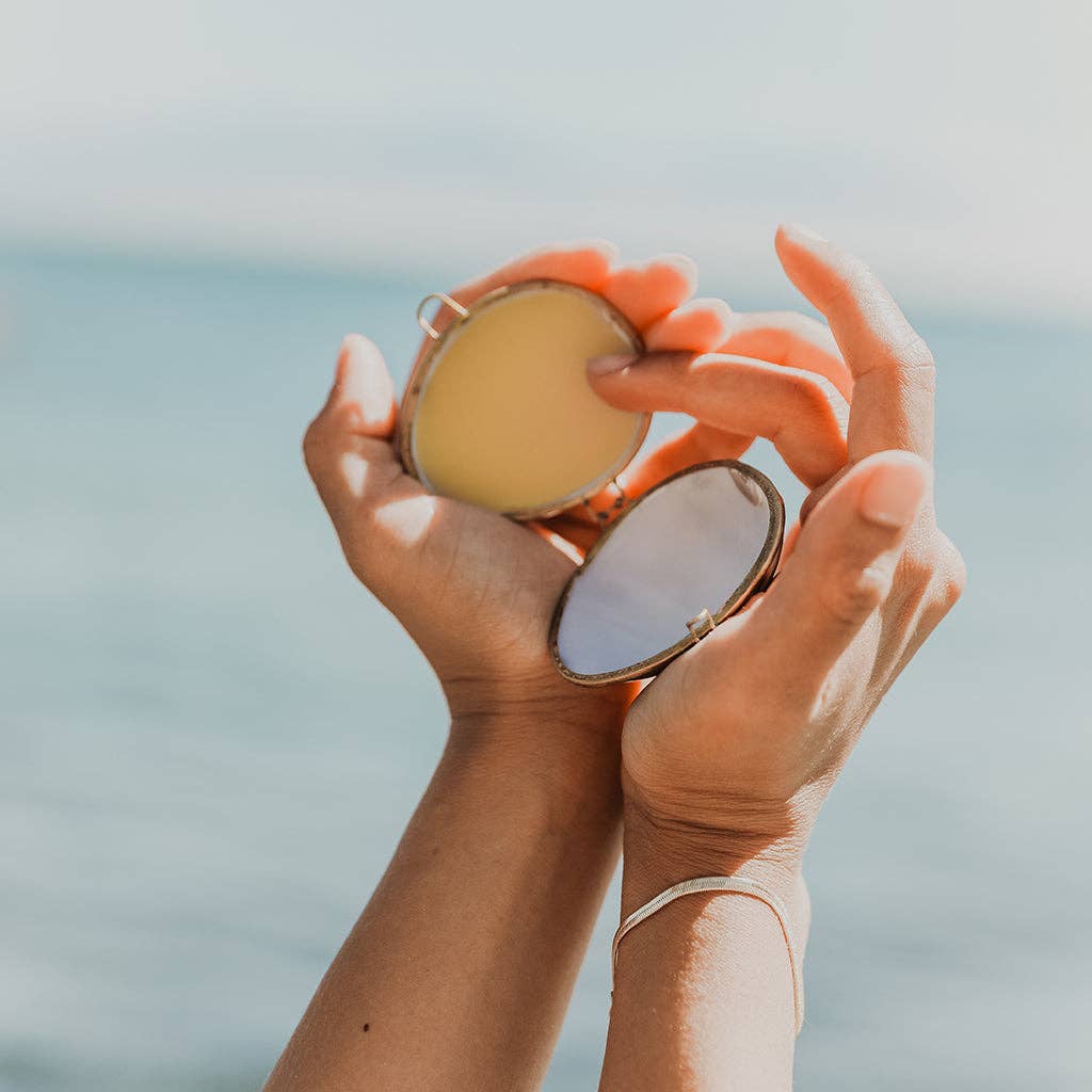 Passion Fruit & Limon Shell Lip Balm