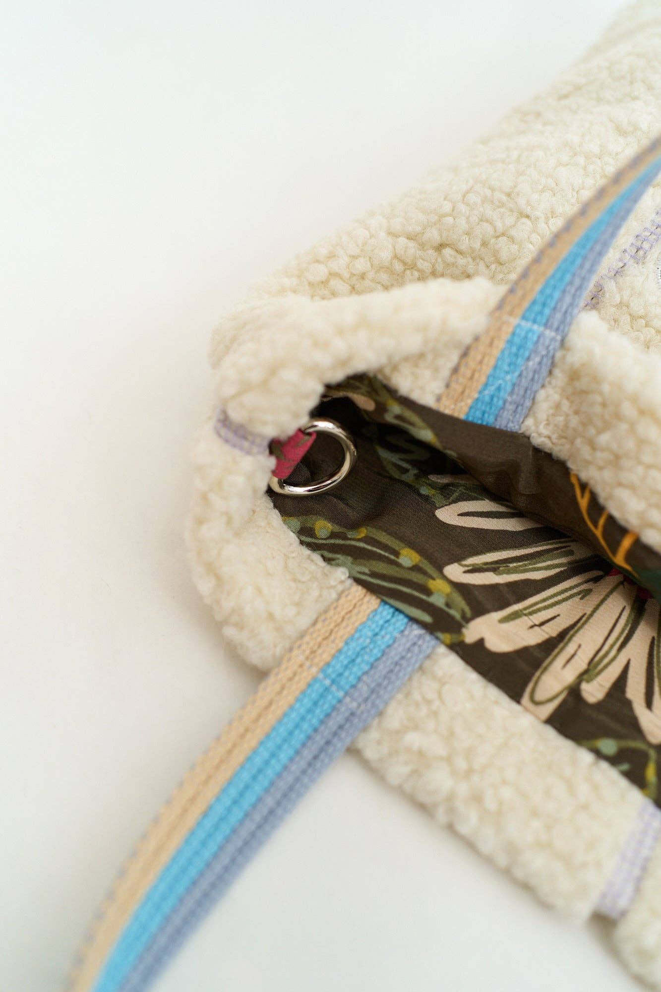 Sherpa Tote Bag with Dog Motif Embroidery in Silk - White