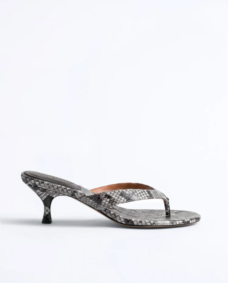 Annie Sandal