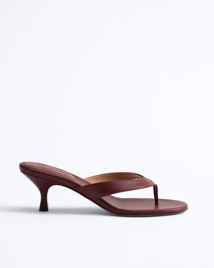 Annie Sandal